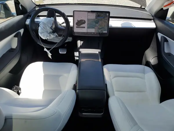 7SAYGDEE0NF350332 2022 TESLA MODEL Y - Image 8