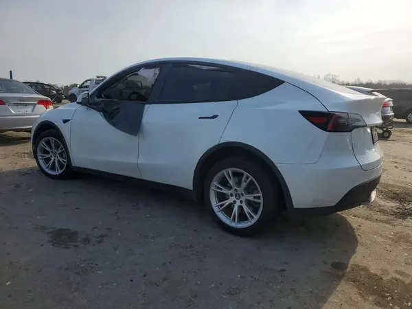 7SAYGDEE0NF354168 2022 TESLA MODEL Y - Image 2