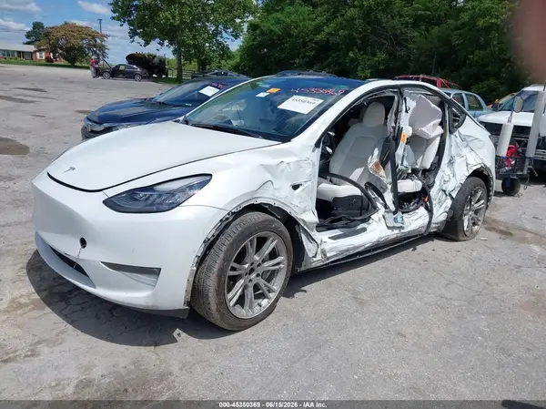 7SAYGDEE0NF355109 2022 TESLA MODEL Y - Image 2