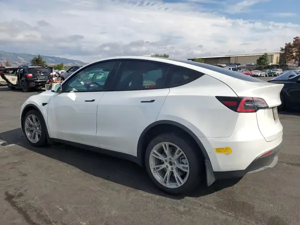 7SAYGDEE0NF362688 2022 TESLA MODEL Y - Image 2