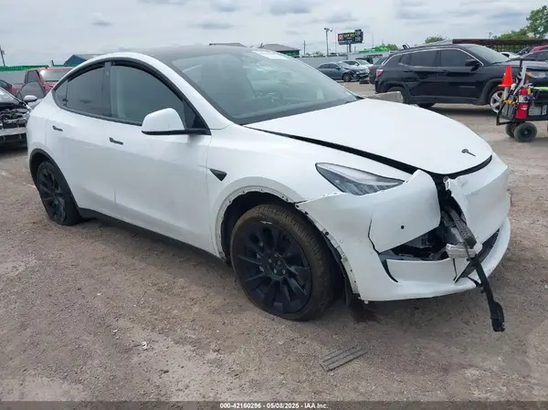 7SAYGDEE0NF364070 2022 TESLA MODEL Y - Image 1
