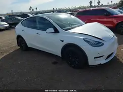 7SAYGDEE0NF368068 2022 TESLA MODEL Y