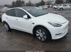 7SAYGDEE0NF368362 2022 TESLA MODEL Y