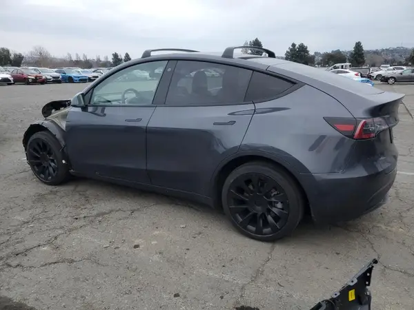 7SAYGDEE0NF369849 2022 TESLA MODEL Y - Image 2