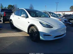 7SAYGDEE0NF370077 2022 TESLA MODEL Y