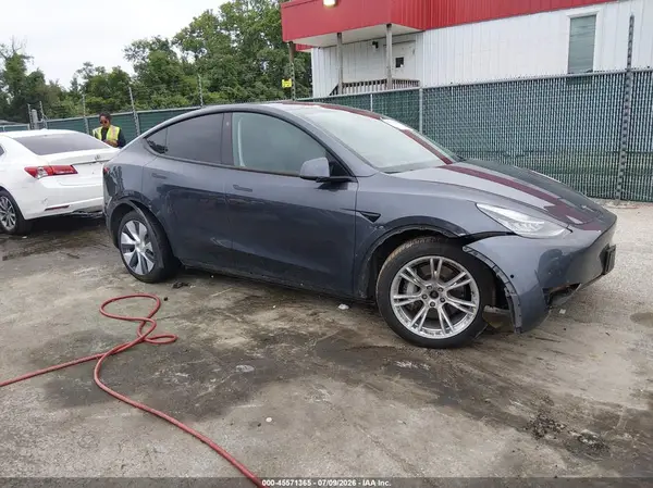 7SAYGDEE0NF370919 2022 TESLA MODEL Y - Image 1