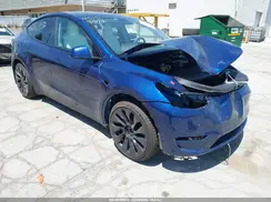 7SAYGDEE0NF373223 2022 TESLA MODEL Y