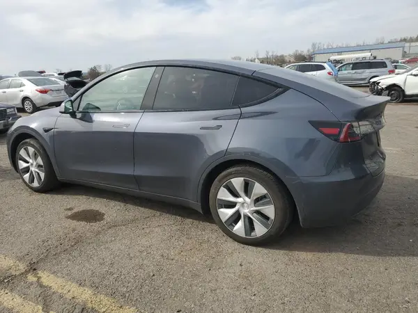 7SAYGDEE0NF378356 2022 TESLA MODEL Y - Image 2