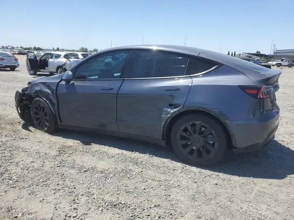 7SAYGDEE0NF378583 2022 TESLA MODEL Y - Image 2