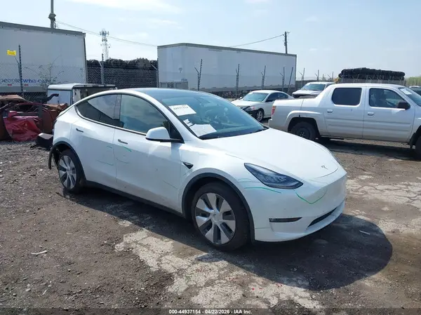 7SAYGDEE0NF384495 2022 TESLA MODEL Y - Image 1