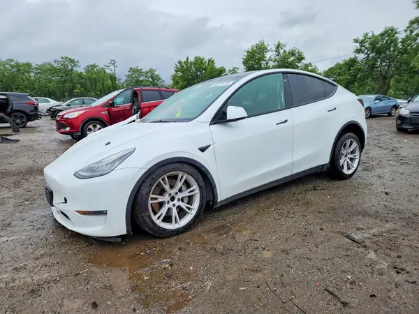 7SAYGDEE0NF384805 2022 TESLA MODEL Y - Image 1
