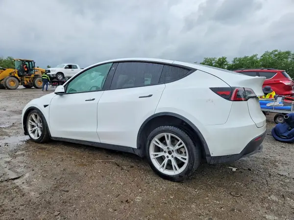 7SAYGDEE0NF384805 2022 TESLA MODEL Y - Image 2