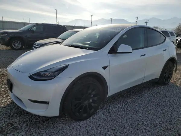 7SAYGDEE0NF385730 2022 TESLA MODEL Y - Image 1