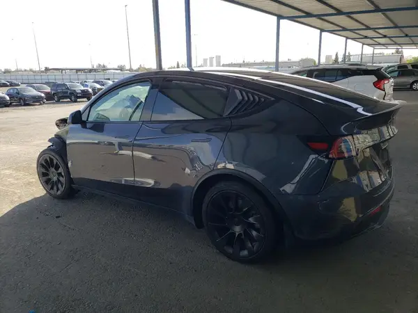 7SAYGDEE0NF386683 2022 TESLA MODEL Y - Image 2