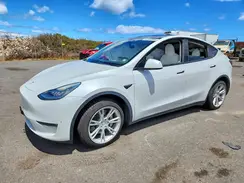 7SAYGDEE0NF387803 2022 TESLA MODEL Y