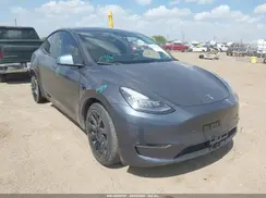 7SAYGDEE0NF388191 2022 TESLA MODEL Y