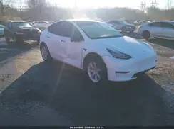 7SAYGDEE0NF393780 2022 TESLA MODEL Y