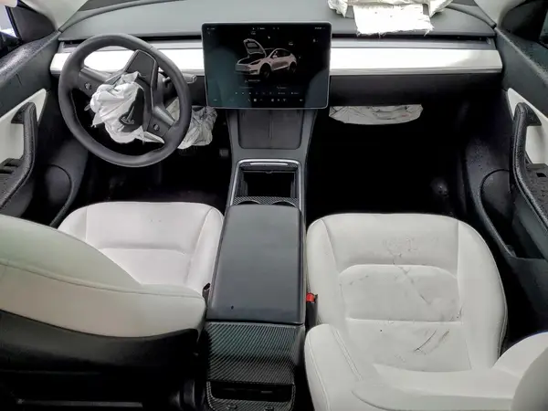 7SAYGDEE0NF411811 2022 TESLA MODEL Y - Image 8