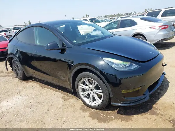 7SAYGDEE0NF411985 2022 TESLA MODEL Y - Image 1