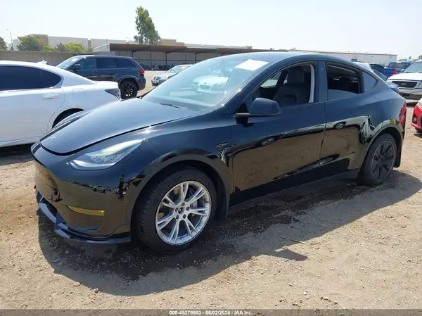 7SAYGDEE0NF411985 2022 TESLA MODEL Y - Image 2