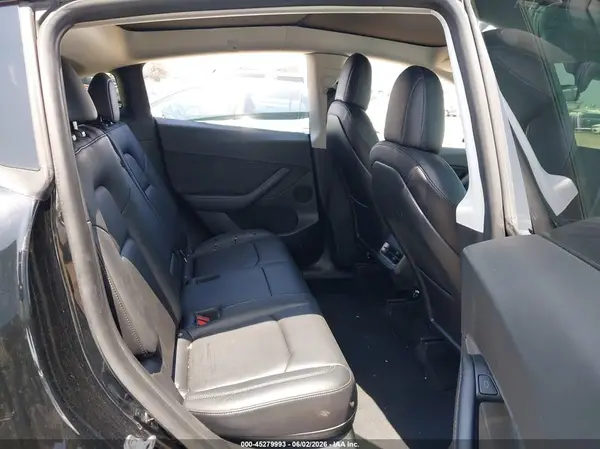 7SAYGDEE0NF411985 2022 TESLA MODEL Y - Image 8
