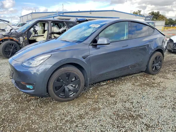 7SAYGDEE0NF413316 2022 TESLA MODEL Y - Image 1