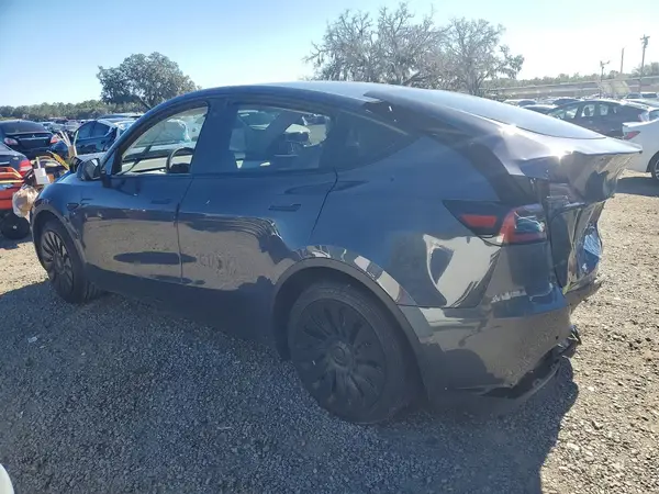 7SAYGDEE0NF414479 2022 TESLA MODEL Y - Image 2