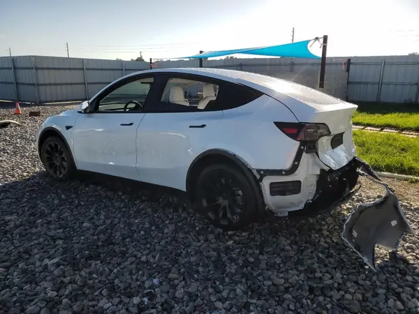 7SAYGDEE0NF419214 2022 TESLA MODEL Y - Image 2