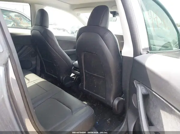 7SAYGDEE0NF426308 2022 TESLA MODEL Y - Image 8