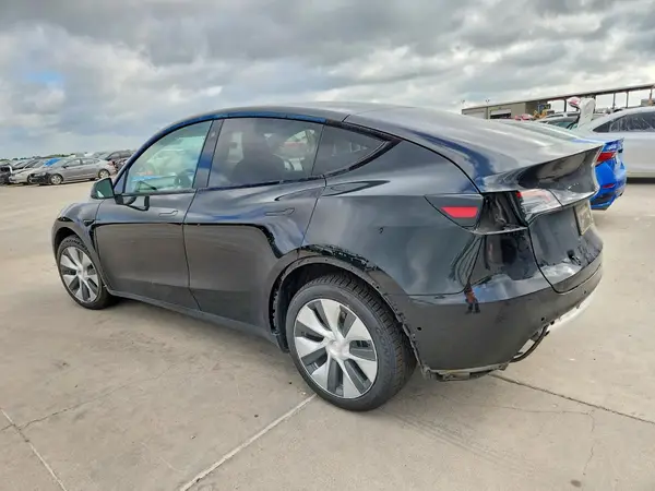 7SAYGDEE0NF426518 2022 TESLA MODEL Y - Image 2