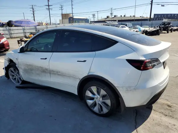 7SAYGDEE0NF428074 2022 TESLA MODEL Y - Image 2