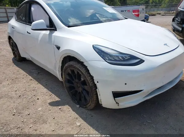 7SAYGDEE0NF431668 2022 TESLA MODEL Y - Image 1