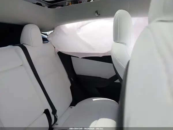 7SAYGDEE0NF431668 2022 TESLA MODEL Y - Image 8