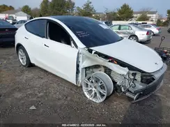 7SAYGDEE0NF435252 2022 TESLA MODEL Y