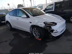 7SAYGDEE0NF438846 2022 TESLA MODEL Y