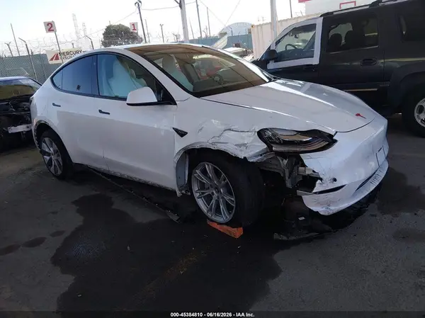 7SAYGDEE0NF438846 2022 TESLA MODEL Y - Image 1