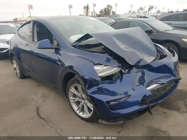7SAYGDEE0NF439009 2022 TESLA MODEL Y - Image 1
