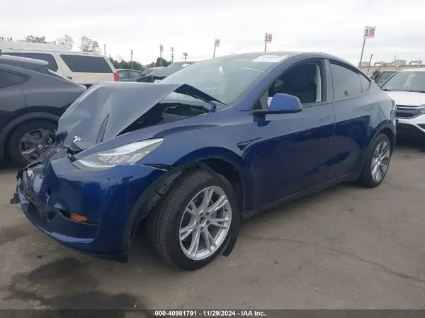 7SAYGDEE0NF439009 2022 TESLA MODEL Y - Image 2