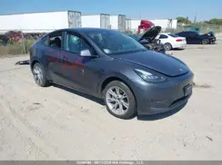 7SAYGDEE0NF439690 2022 TESLA MODEL Y