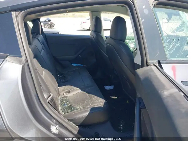 7SAYGDEE0NF439690 2022 TESLA MODEL Y - Image 8