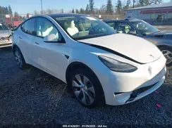 7SAYGDEE0NF440810 2022 TESLA MODEL Y