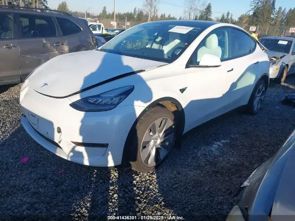 7SAYGDEE0NF440810 2022 TESLA MODEL Y - Image 2