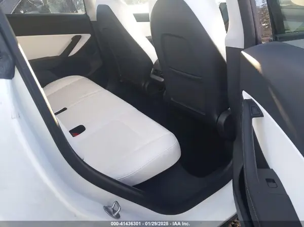 7SAYGDEE0NF440810 2022 TESLA MODEL Y - Image 8