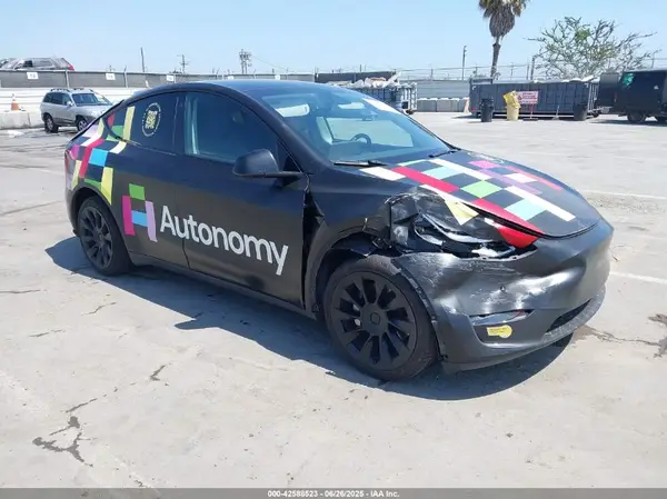 7SAYGDEE0NF441729 2022 TESLA MODEL Y - Image 1