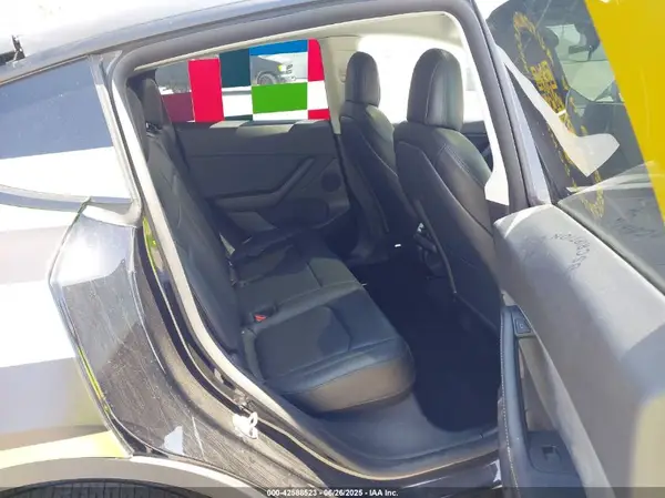 7SAYGDEE0NF441729 2022 TESLA MODEL Y - Image 8