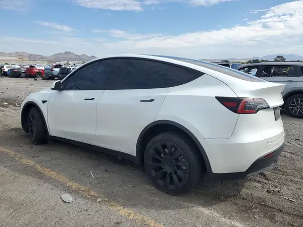 7SAYGDEE0NF444002 2022 TESLA MODEL Y - Image 2
