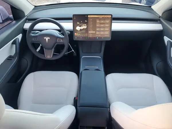 7SAYGDEE0NF444002 2022 TESLA MODEL Y - Image 8