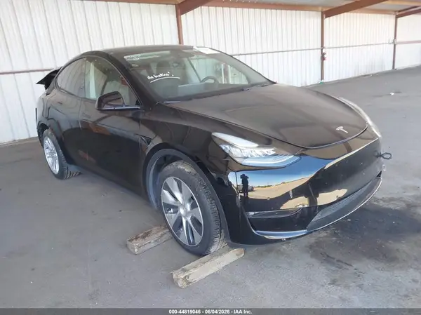 7SAYGDEE0NF449166 2022 TESLA MODEL Y - Image 1