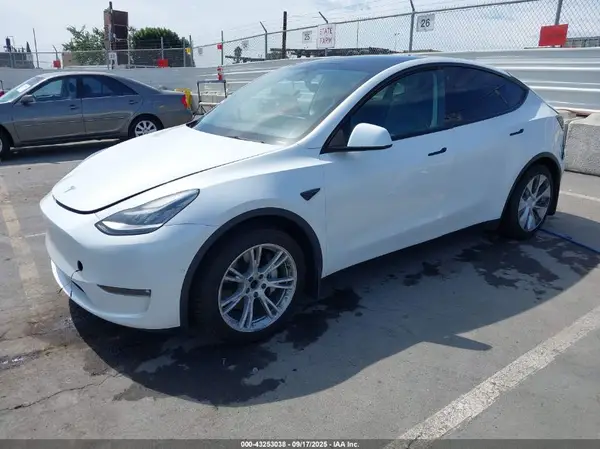 7SAYGDEE0NF451306 2022 TESLA MODEL Y - Image 2
