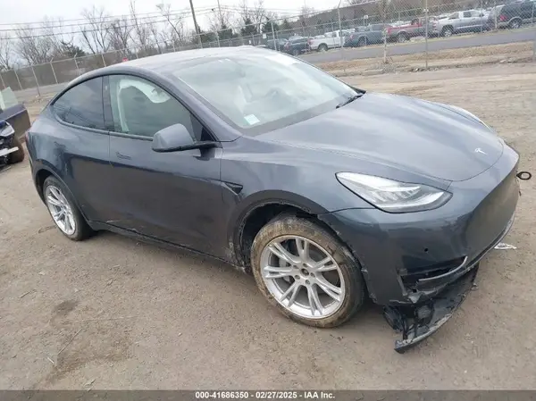 7SAYGDEE0NF451385 2022 TESLA MODEL Y - Image 1